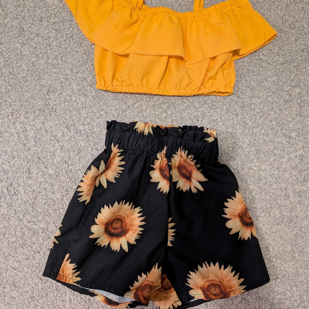 Yellow Ruffle Crop Top and Sunflower Print Shorts Set - Picture 2 of 7